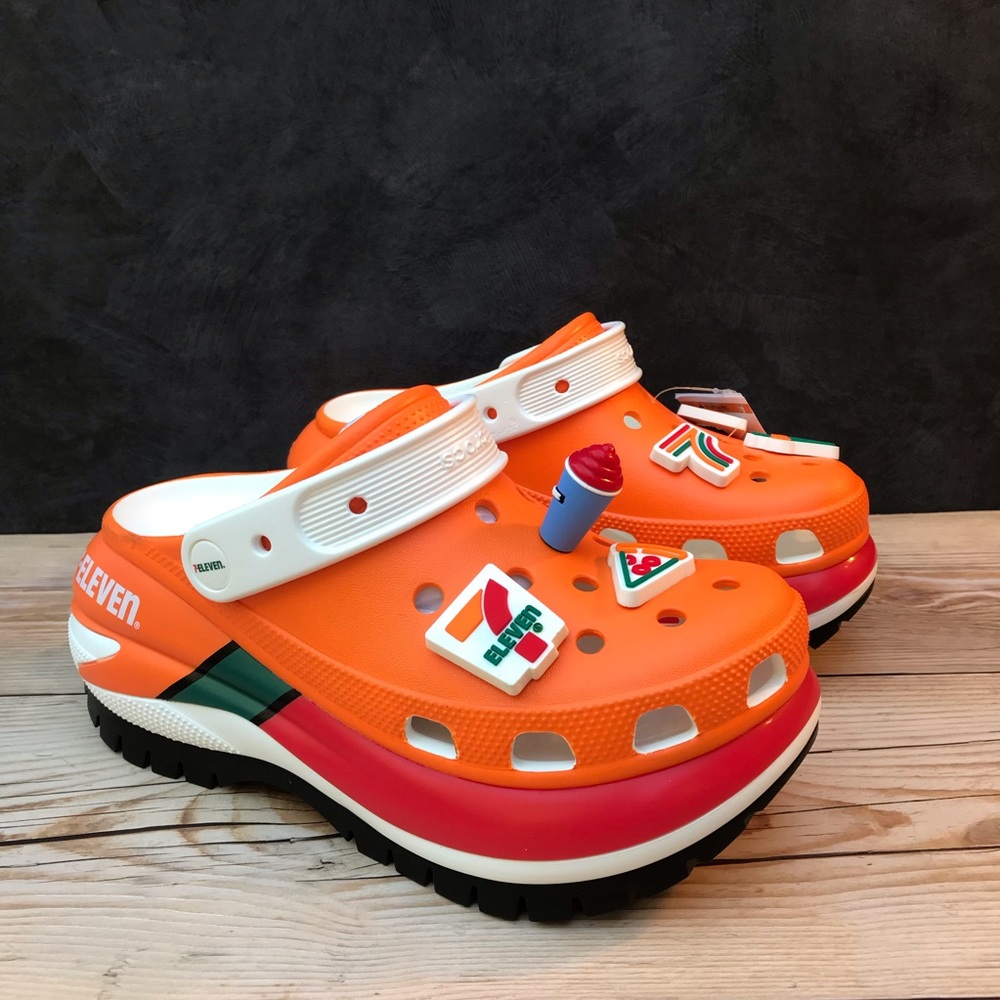 7-Eleven X Crocs Mega Crush Clog - Picture 5 of 16